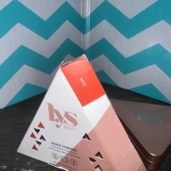 LYS Higher Standard Satin Matte Cream Blush NEW - Picture 2 of 3